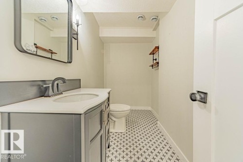 114 Radcliffe Wynd, Fort Saskatchewan, AB - Indoor Photo Showing Bathroom