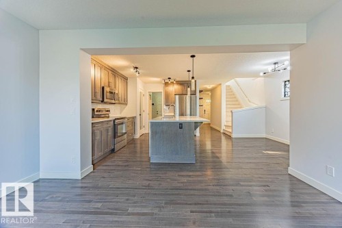 114 Radcliffe Wynd, Fort Saskatchewan, AB - Indoor Photo Showing Kitchen