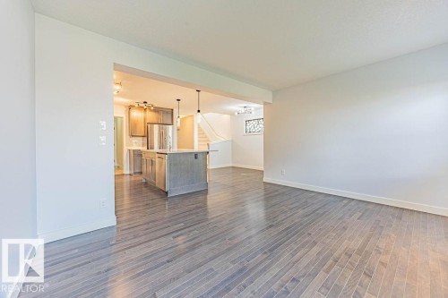 114 Radcliffe Wynd, Fort Saskatchewan, AB - Indoor Photo Showing Kitchen