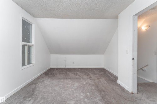 11817 44 Street, Edmonton, AB - Indoor Photo Showing Other Room