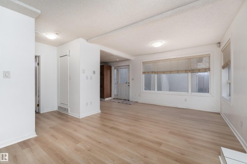 11817 44 Street, Edmonton, AB - Indoor Photo Showing Other Room