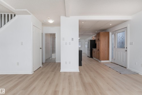 11817 44 Street, Edmonton, AB - Indoor Photo Showing Other Room