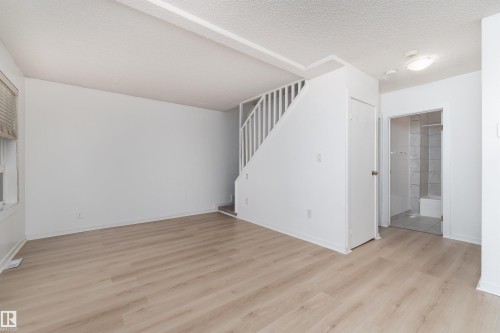 11817 44 Street, Edmonton, AB - Indoor Photo Showing Other Room