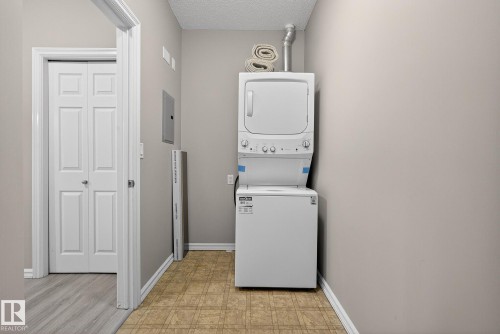 225 226 Macewan Road, Edmonton, AB - Indoor Photo Showing Laundry Room