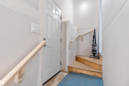 18955 29 Avenue, Edmonton, AB - Indoor Photo Showing Other Room