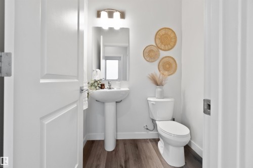 18955 29 Avenue, Edmonton, AB - Indoor Photo Showing Bathroom