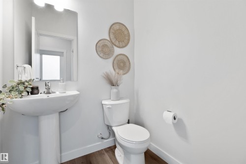 18955 29 Avenue, Edmonton, AB - Indoor Photo Showing Bathroom