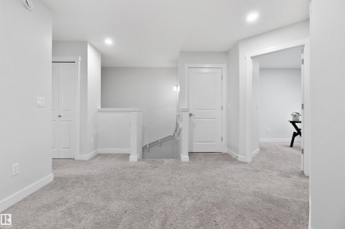 18955 29 Avenue, Edmonton, AB - Indoor Photo Showing Other Room