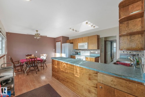 12904 119A Avenue, Edmonton, AB - Indoor Photo Showing Kitchen