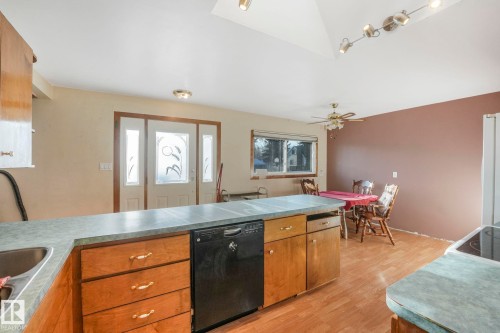 12904 119A Avenue, Edmonton, AB - Indoor Photo Showing Kitchen