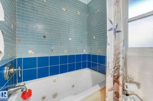 12904 119A Avenue, Edmonton, AB - Indoor Photo Showing Bathroom