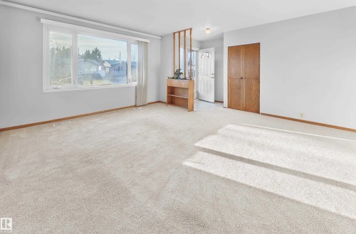 10512 54 Avenue, Edmonton, AB - Indoor Photo Showing Other Room