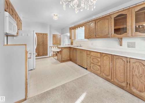 10512 54 Avenue, Edmonton, AB - Indoor Photo Showing Kitchen