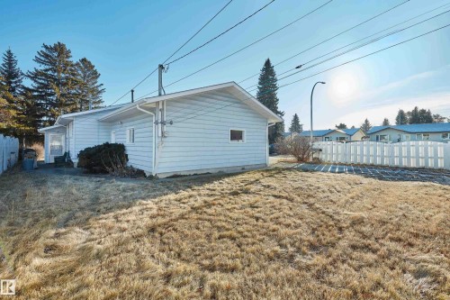 10512 54 Avenue, Edmonton, AB - Outdoor