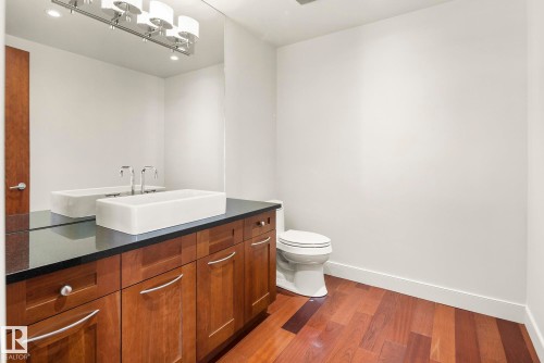 1200 11933 Jasper Avenue, Edmonton, AB - Indoor Photo Showing Bathroom