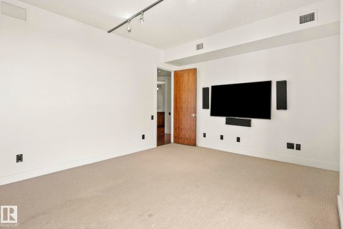 1200 11933 Jasper Avenue, Edmonton, AB - Indoor Photo Showing Other Room