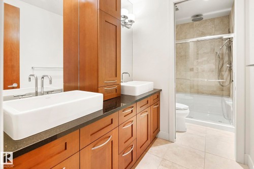 1200 11933 Jasper Avenue, Edmonton, AB - Indoor Photo Showing Bathroom