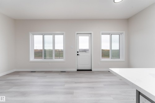 137 Pierwyck Loop, Spruce Grove, AB - Indoor Photo Showing Other Room