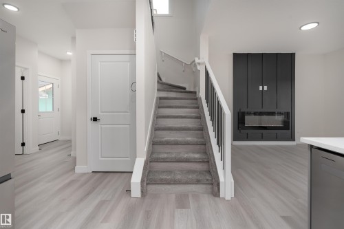 137 Pierwyck Loop, Spruce Grove, AB - Indoor Photo Showing Other Room