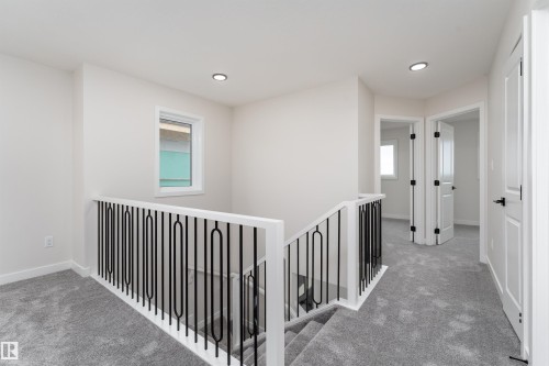 137 Pierwyck Loop, Spruce Grove, AB - Indoor Photo Showing Other Room