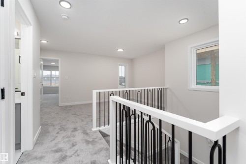 137 Pierwyck Loop, Spruce Grove, AB - Indoor Photo Showing Other Room