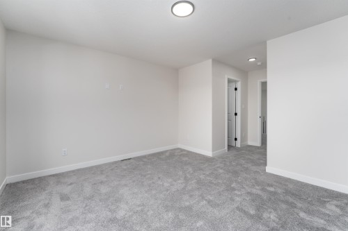 137 Pierwyck Loop, Spruce Grove, AB - Indoor Photo Showing Other Room