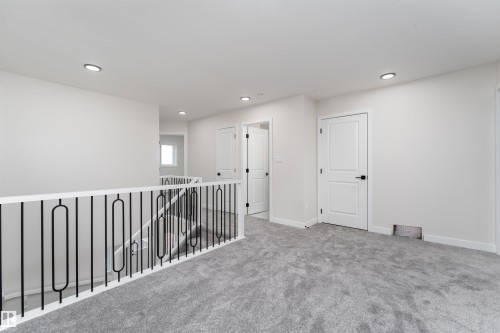 137 Pierwyck Loop, Spruce Grove, AB - Indoor Photo Showing Other Room