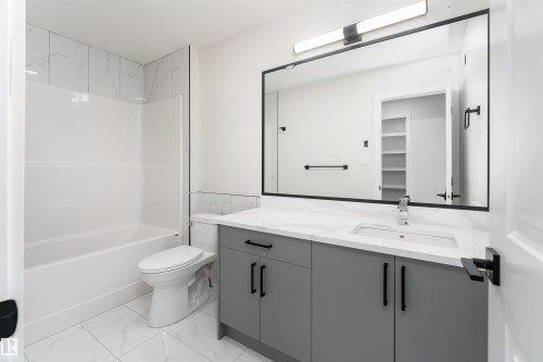 137 Pierwyck Loop, Spruce Grove, AB - Indoor Photo Showing Bathroom