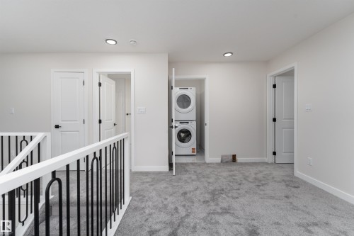 137 Pierwyck Loop, Spruce Grove, AB - Indoor Photo Showing Other Room