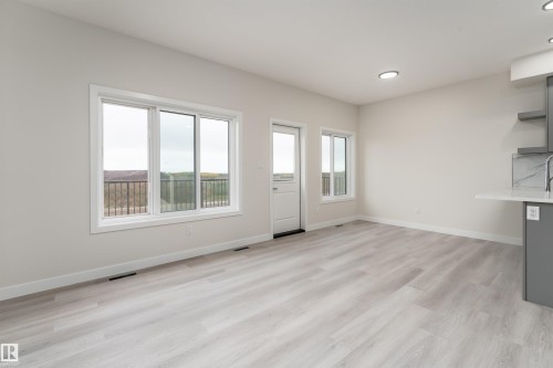 137 Pierwyck Loop, Spruce Grove, AB - Indoor Photo Showing Other Room