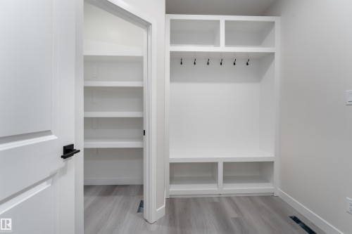 137 Pierwyck Loop, Spruce Grove, AB - Indoor With Storage