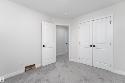 137 Pierwyck Loop, Spruce Grove, AB - Indoor Photo Showing Other Room