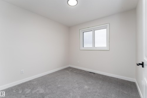 137 Pierwyck Loop, Spruce Grove, AB - Indoor Photo Showing Other Room
