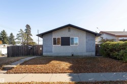 8207 169 Street  Edmonton, AB T5R 2W4