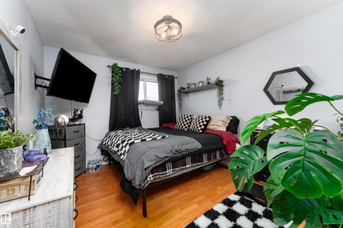 8207 169 Street, Edmonton, AB - Indoor Photo Showing Bedroom
