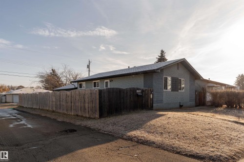 8207 169 Street, Edmonton, AB - Outdoor