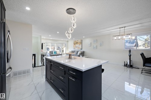 17319 107 Street, Edmonton, AB - Indoor Photo Showing Kitchen