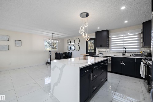 17319 107 Street, Edmonton, AB - Indoor Photo Showing Kitchen