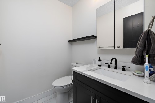 17319 107 Street, Edmonton, AB - Indoor Photo Showing Bathroom