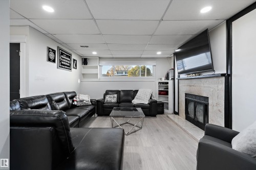 17319 107 Street, Edmonton, AB - Indoor With Fireplace