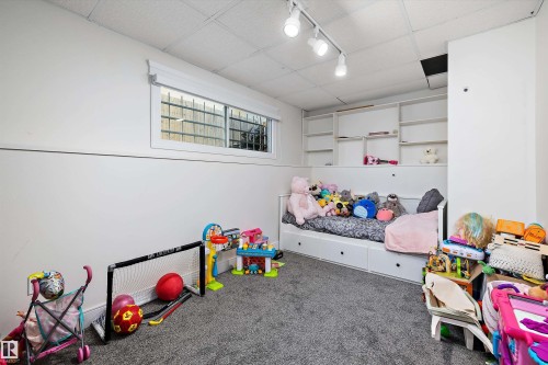 17319 107 Street, Edmonton, AB - Indoor