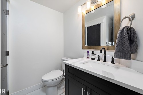 17319 107 Street, Edmonton, AB - Indoor Photo Showing Bathroom