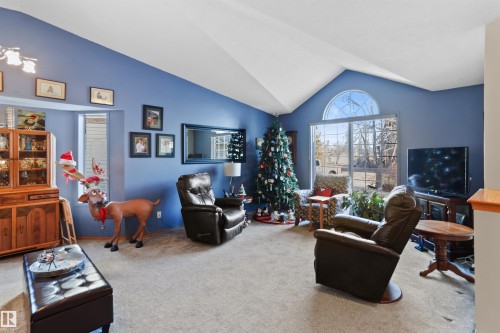 26 Elbow Drive, Devon, AB - Indoor Photo Showing Other Room