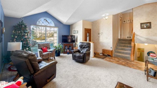 26 Elbow Drive, Devon, AB - Indoor Photo Showing Living Room