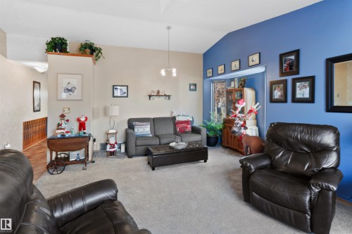 26 Elbow Drive, Devon, AB - Indoor Photo Showing Living Room