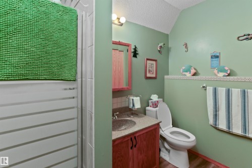 26 Elbow Drive, Devon, AB - Indoor Photo Showing Bathroom