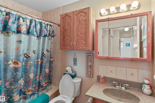 26 Elbow Drive, Devon, AB - Indoor Photo Showing Bathroom