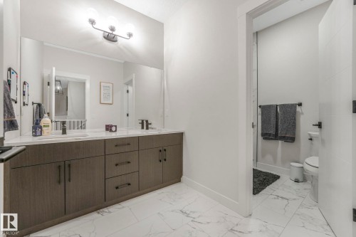 707 Kinglet Boulevard, Edmonton, AB - Indoor Photo Showing Bathroom