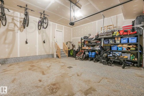 707 Kinglet Boulevard, Edmonton, AB - Indoor Photo Showing Garage