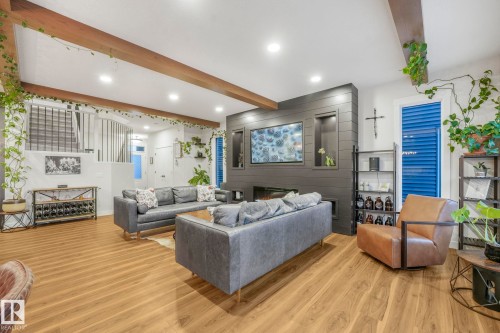 707 Kinglet Boulevard, Edmonton, AB - Indoor